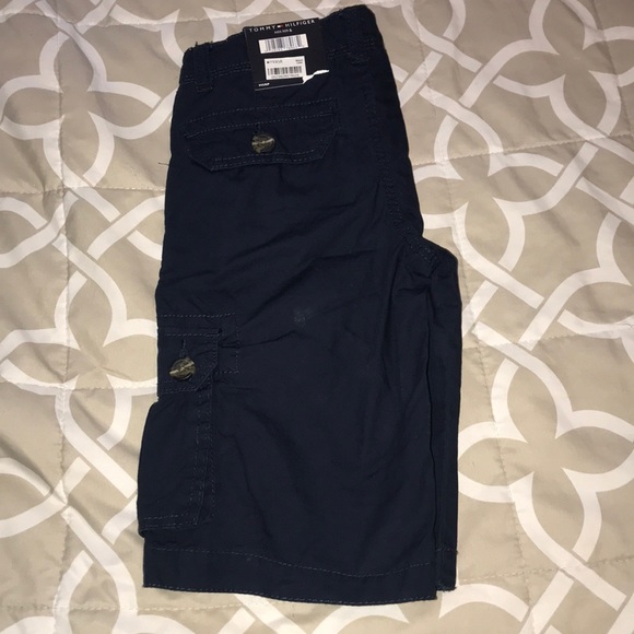 🆕 Tommy Hilfiger boys shorts - Picture 2 of 4